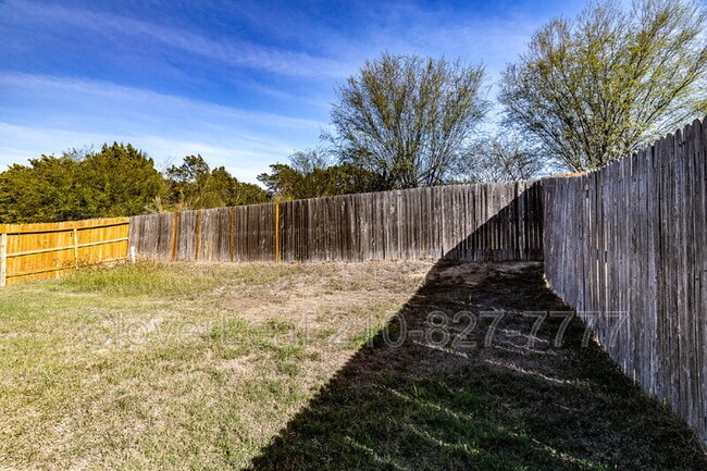 Building Photo - 9528 Madison Creek
