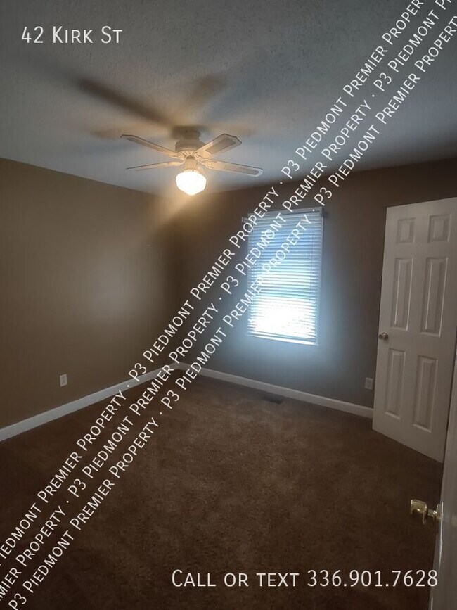 Building Photo - 42 Kirk St