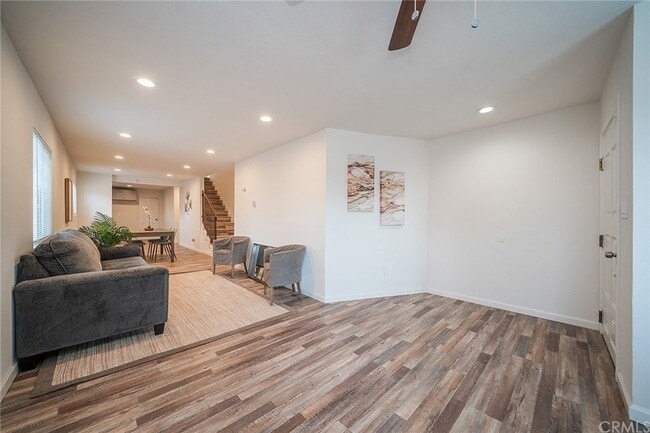 Building Photo - 803 E 89th St
