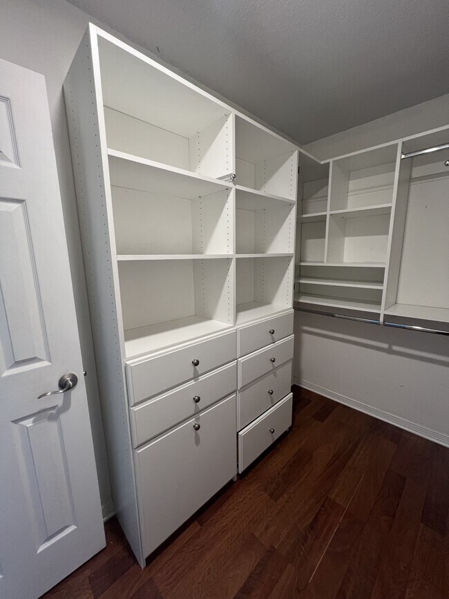 Building Photo - 160 Nicole Ln