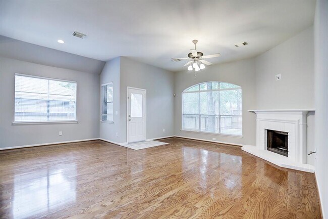 Building Photo - 23 Rosewater Pl