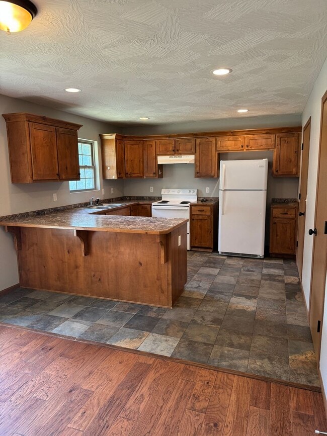 Beautiful Home Strafford, Missouri 400 N Old Orchard Dr Strafford MO 65757 Apartment Finder