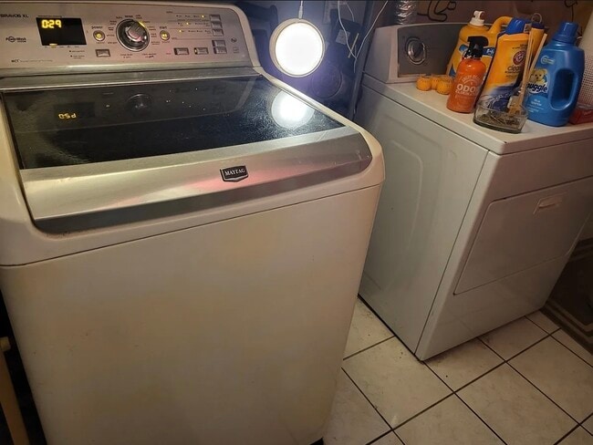 Building Photo - 8409 Navahoe Dr