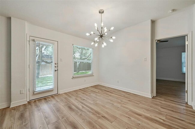 Building Photo - 5703 Marchmont Ln