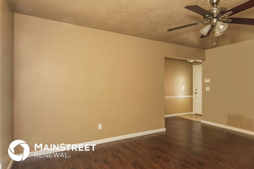 Building Photo - 1721 SE 8th St