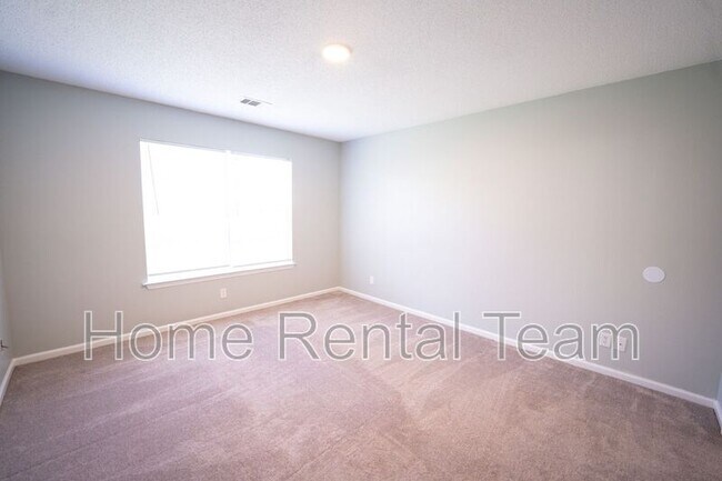 Building Photo - 148 Finn Cir