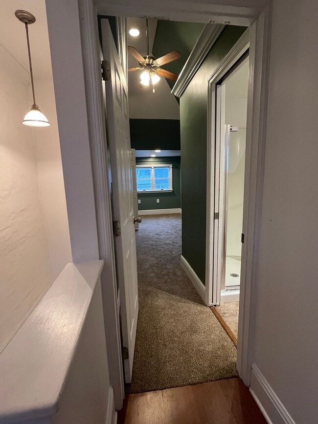 Building Photo - 418 Noble St