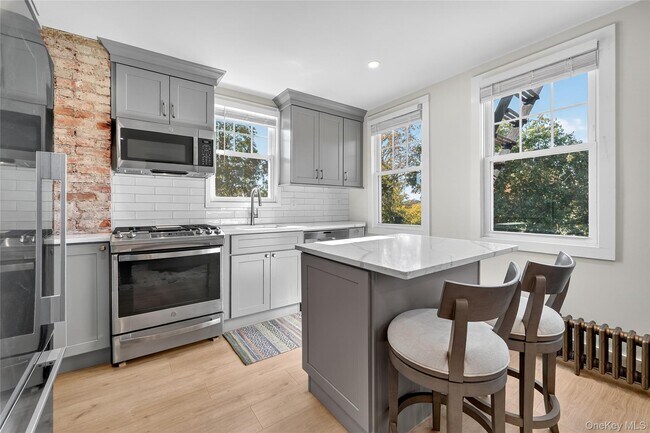 Building Photo - 44 Madeleine Ave