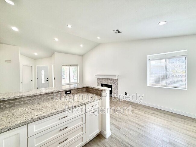 Building Photo - 39721 Rustic Glen Dr