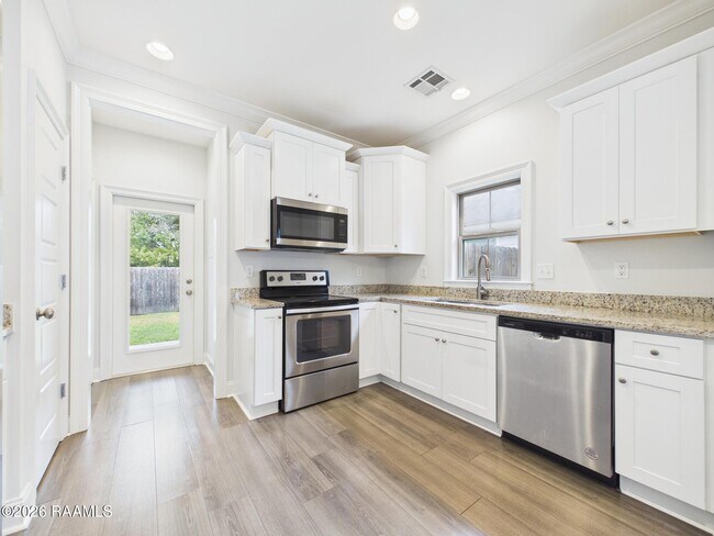 Building Photo - 212 Twin Meadow Ln