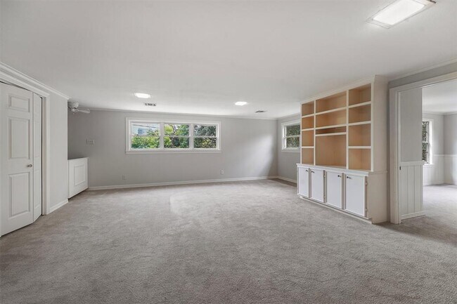 Building Photo - 3126 Wroxton Rd