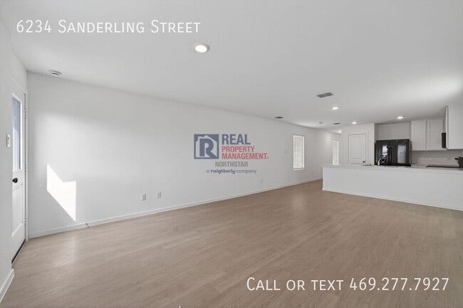 Building Photo - 6234 Sanderling St