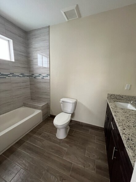 Building Photo - 3611 SW 88th Pl