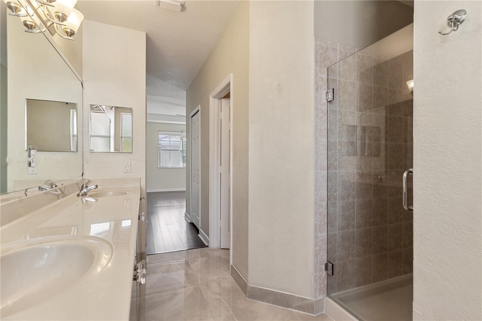 Building Photo - 8562 NW 108th Ave