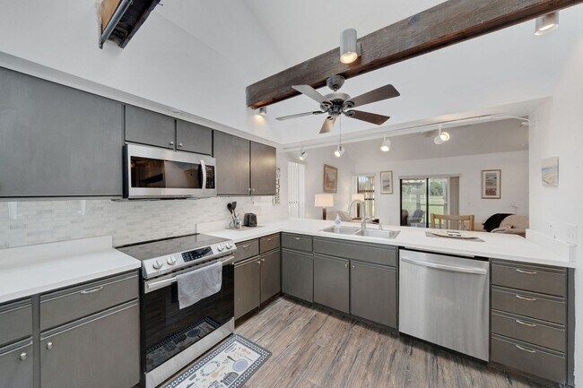 Building Photo - Charming 2BR Condo in Melbourne Beach