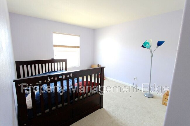 Building Photo - 41905 Davenport Way