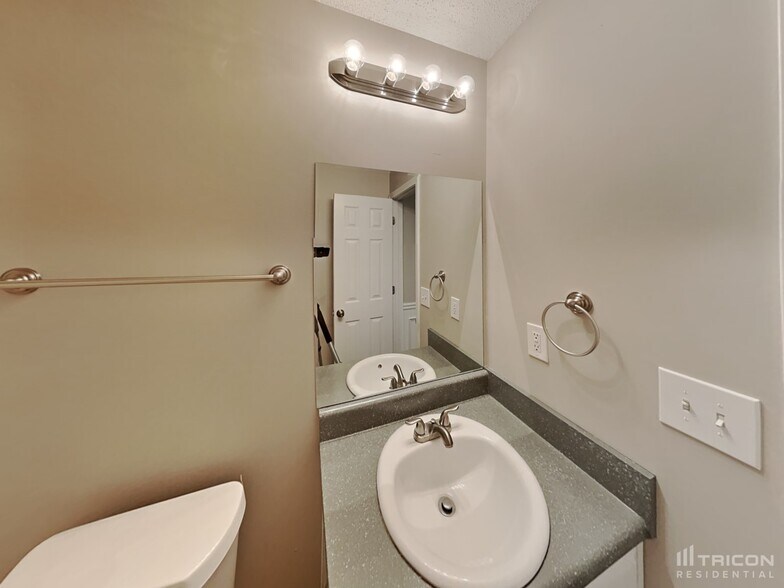 Building Photo - 4615 Derby Loop