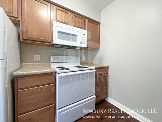 Building Photo - 1 Sunbury Estates