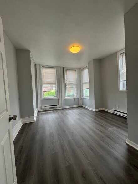 Building Photo - 2121 N 22nd St