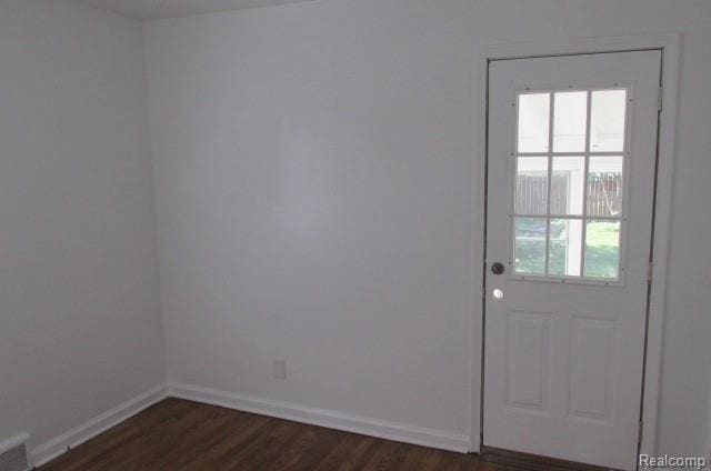 Building Photo - 613 Riverbank St