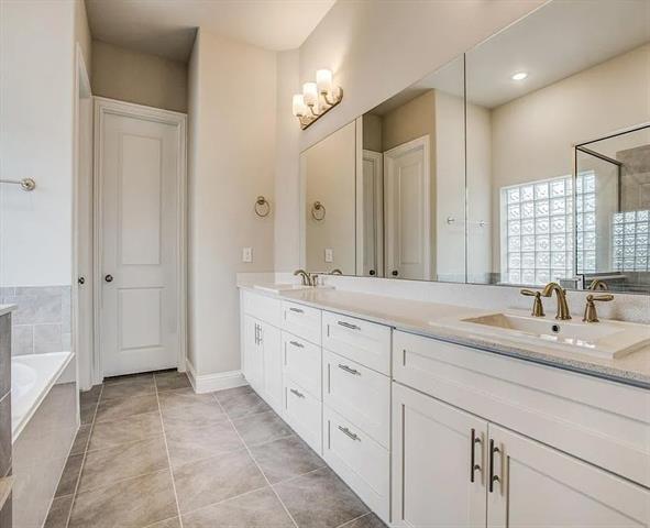 Building Photo - 4549 Refugio Dr