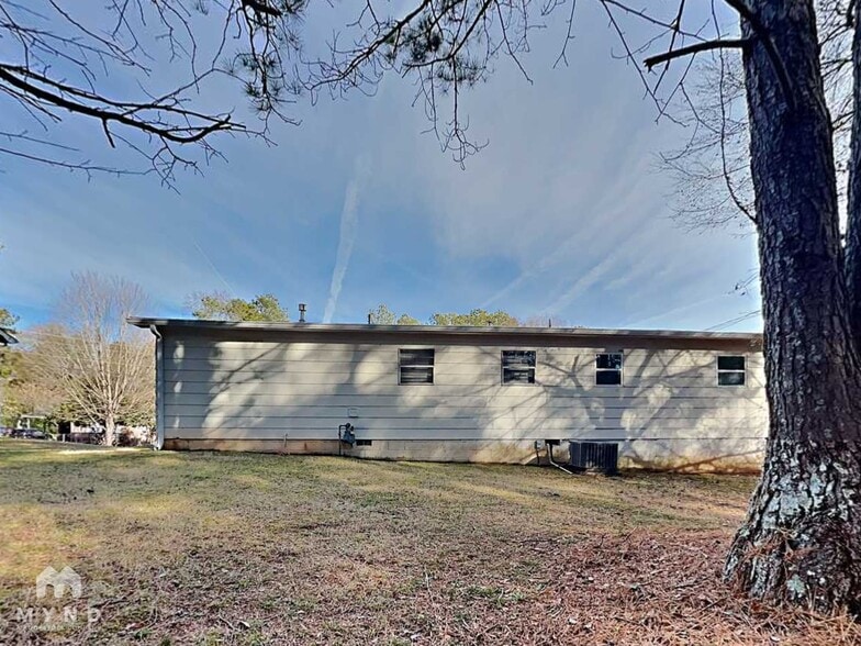 Building Photo - 10204 Allen Dr SW