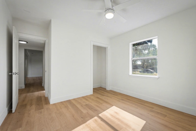 Building Photo - 5827 Ansley St