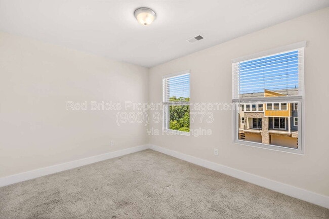 Building Photo - 2837 Ensemble Ct