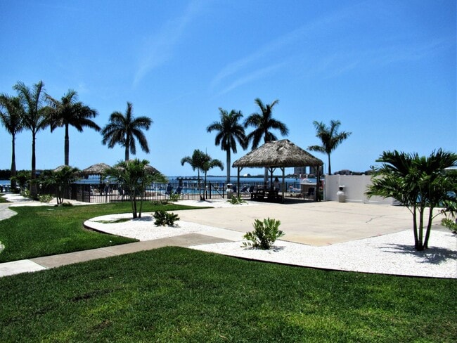 Building Photo - Waterfront 2/2 Furnished SEVEN month rental 55+ 8th Floor Point Brittany