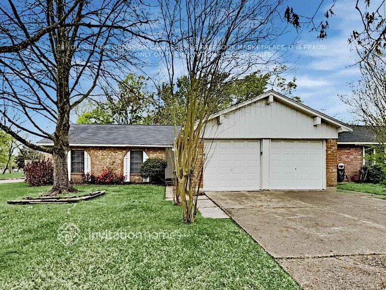 Primary Photo - 16430 Forest Bend Ave