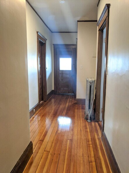 Building Photo - 7 Belknap St