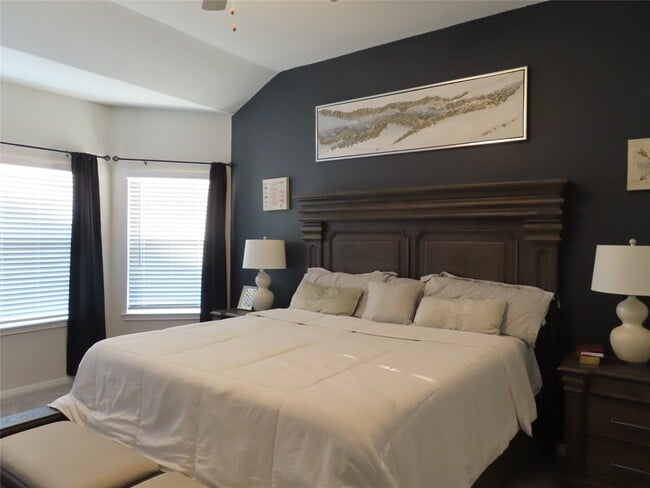 Building Photo - 10818 Sugar Pne Ln