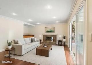 Building Photo - 1885 Fallview Rd