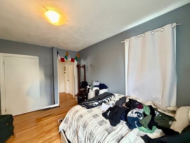 Building Photo - 274 Newtonville Ave