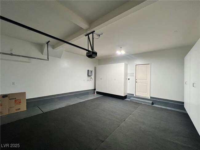Building Photo - 12743 Epperly St