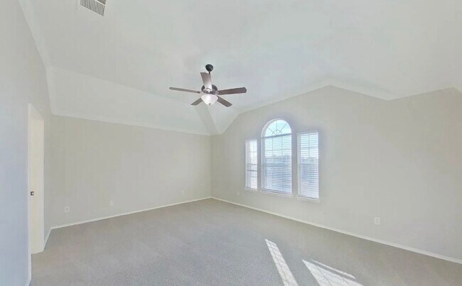 Building Photo - Charming 4-Bedroom Home with Modern Comforts & Spacious Living