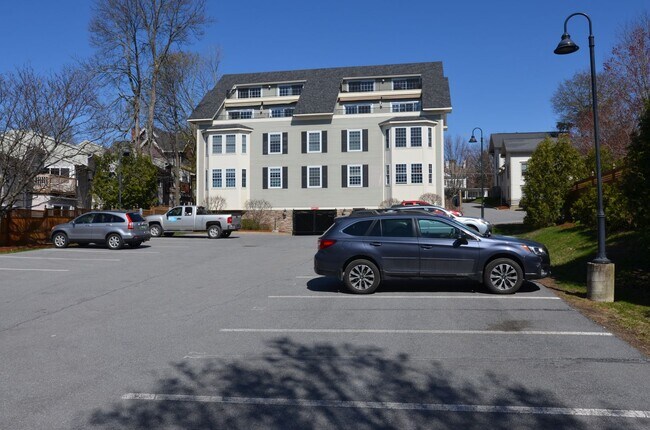 Building Photo - 81 S Williams St