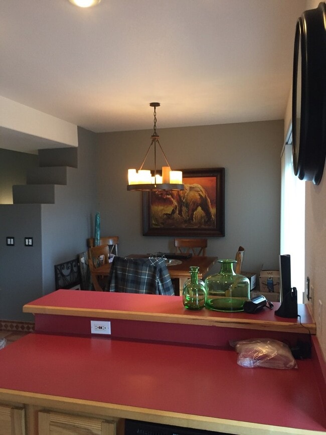 Building Photo - Manitou Springs Townhome
