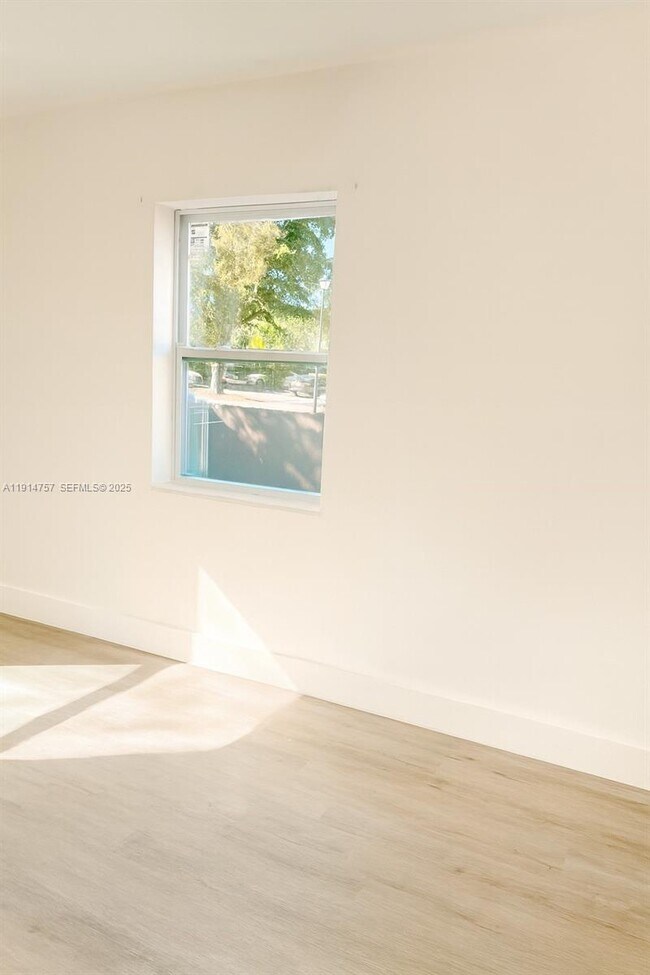 Building Photo - 5825 SW 9th Terrace