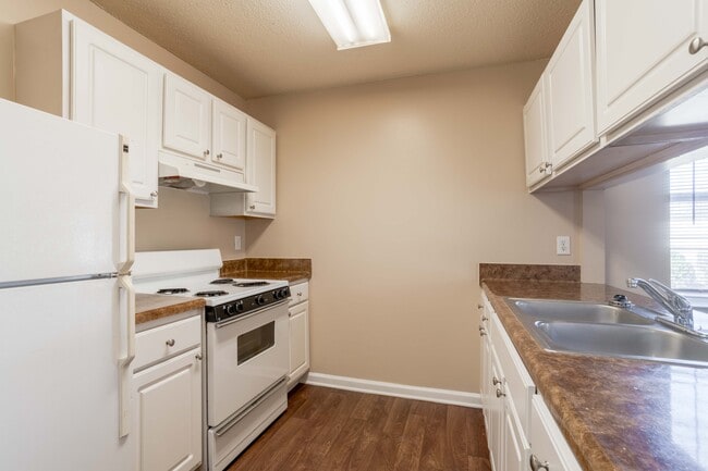 Building Photo - Charlotte Spring