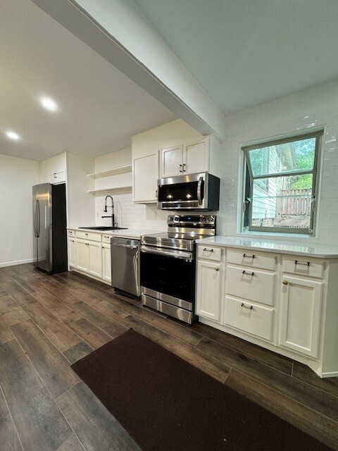 Building Photo - Beautiful 4 bed -2.5 Bath in South Charlotte