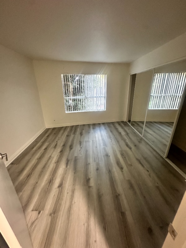 Building Photo - 15009 Moorpark St