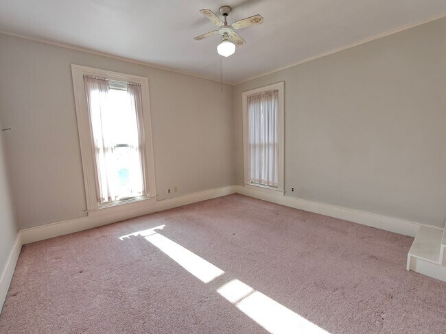 Building Photo - 26 E Mechanic St