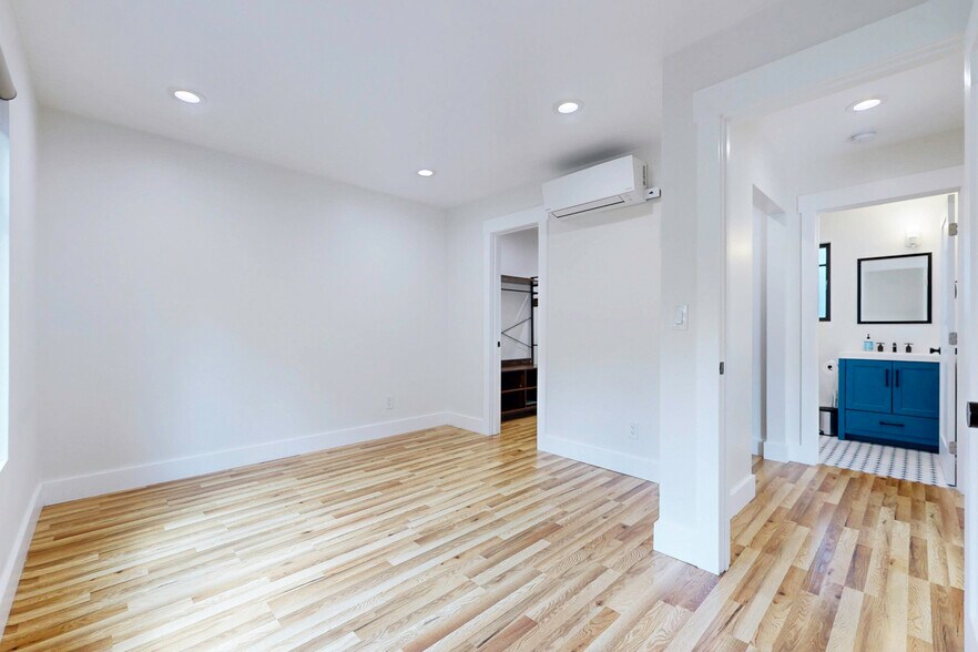 Building Photo - 1845 Las Lunas St