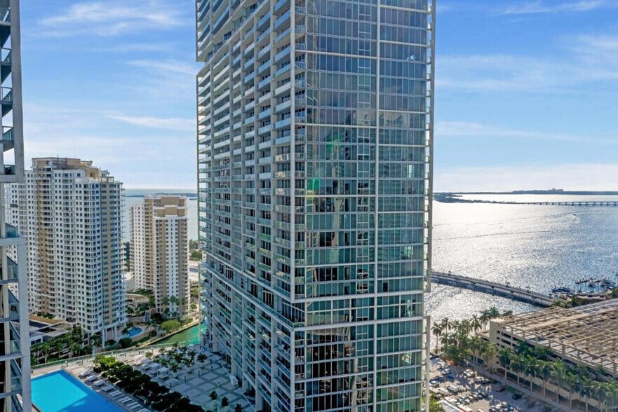 Building Photo - 485 Brickell Ave