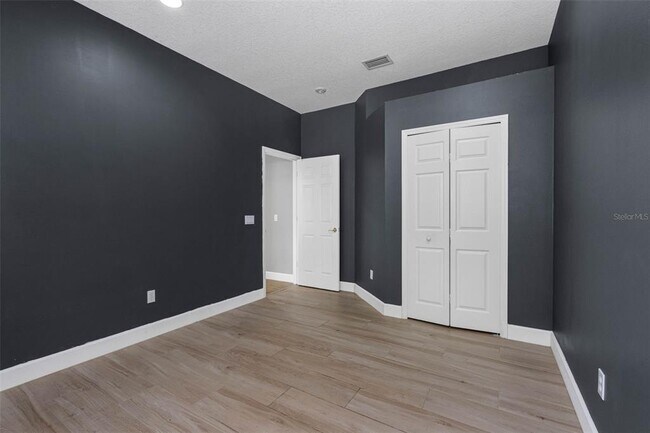 Building Photo - 16750 Ivy Lake Dr