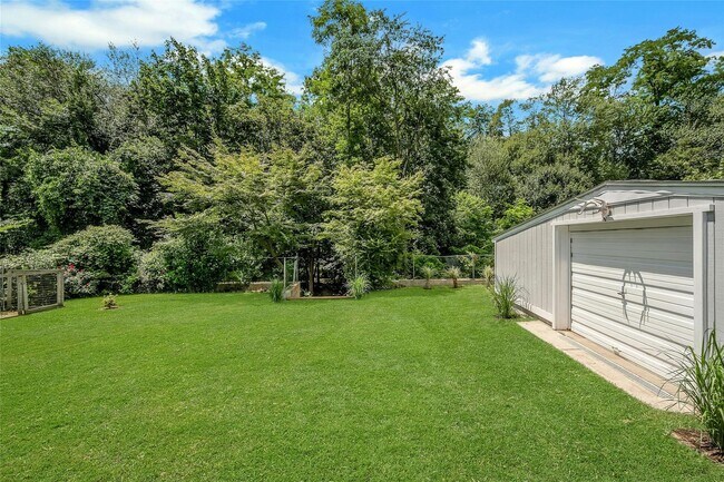 Building Photo - 77 Greenwood Ln
