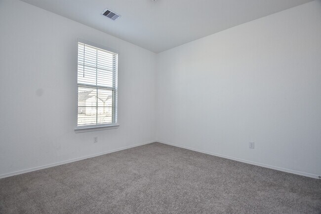 Building Photo - 5715 Aurora Grns Ln