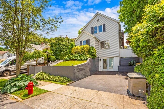 Primary Photo - 46 Marino Ave