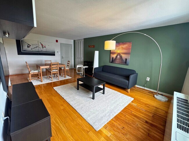 Building Photo - Welcome to Takoma Overlook! Furnished 1br 1ba condo